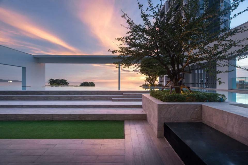 Aeras - The Ultimate Beachfront Experience Джомтьєн-Біч Екстер'єр фото