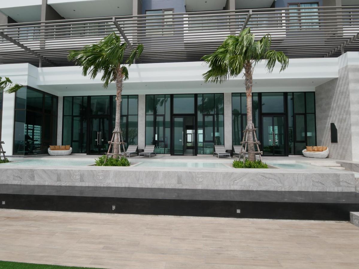 Aeras - The Ultimate Beachfront Experience Джомтьєн-Біч Екстер'єр фото